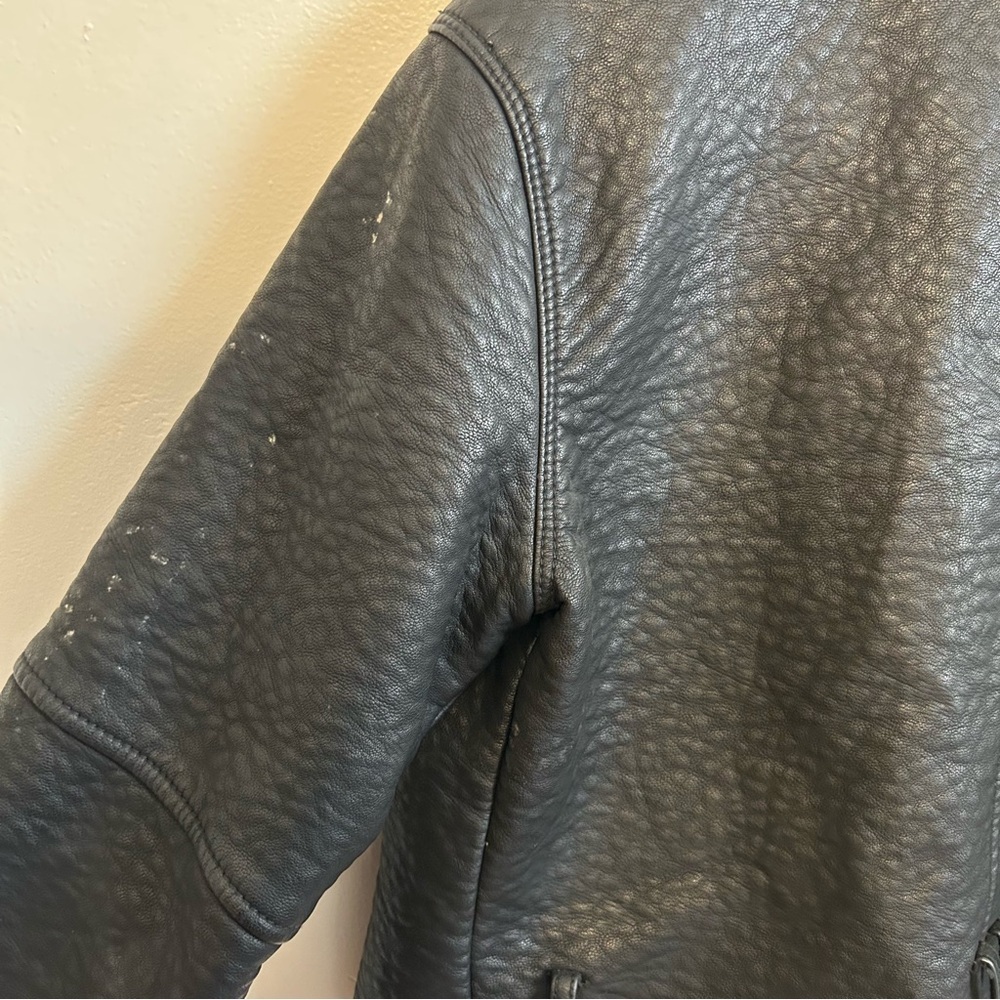 Abercrombie & Fitch • Cropped Fittes Vegan Leather Biker Jacket - Picture 6 of 6